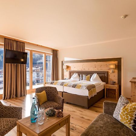 Hotel Zentral ****Superior Кирхберг Экстерьер фото