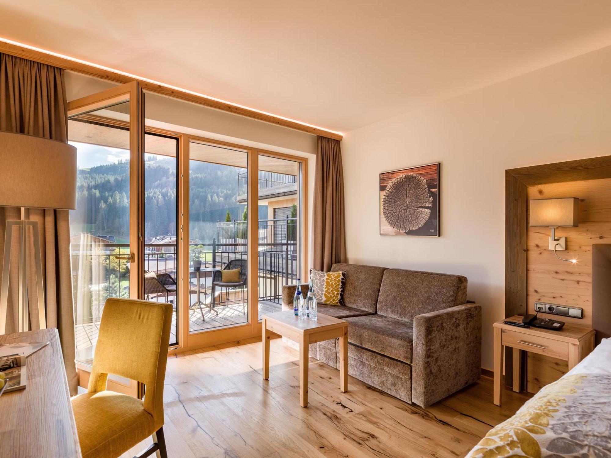 Hotel Zentral ****Superior Кирхберг Экстерьер фото