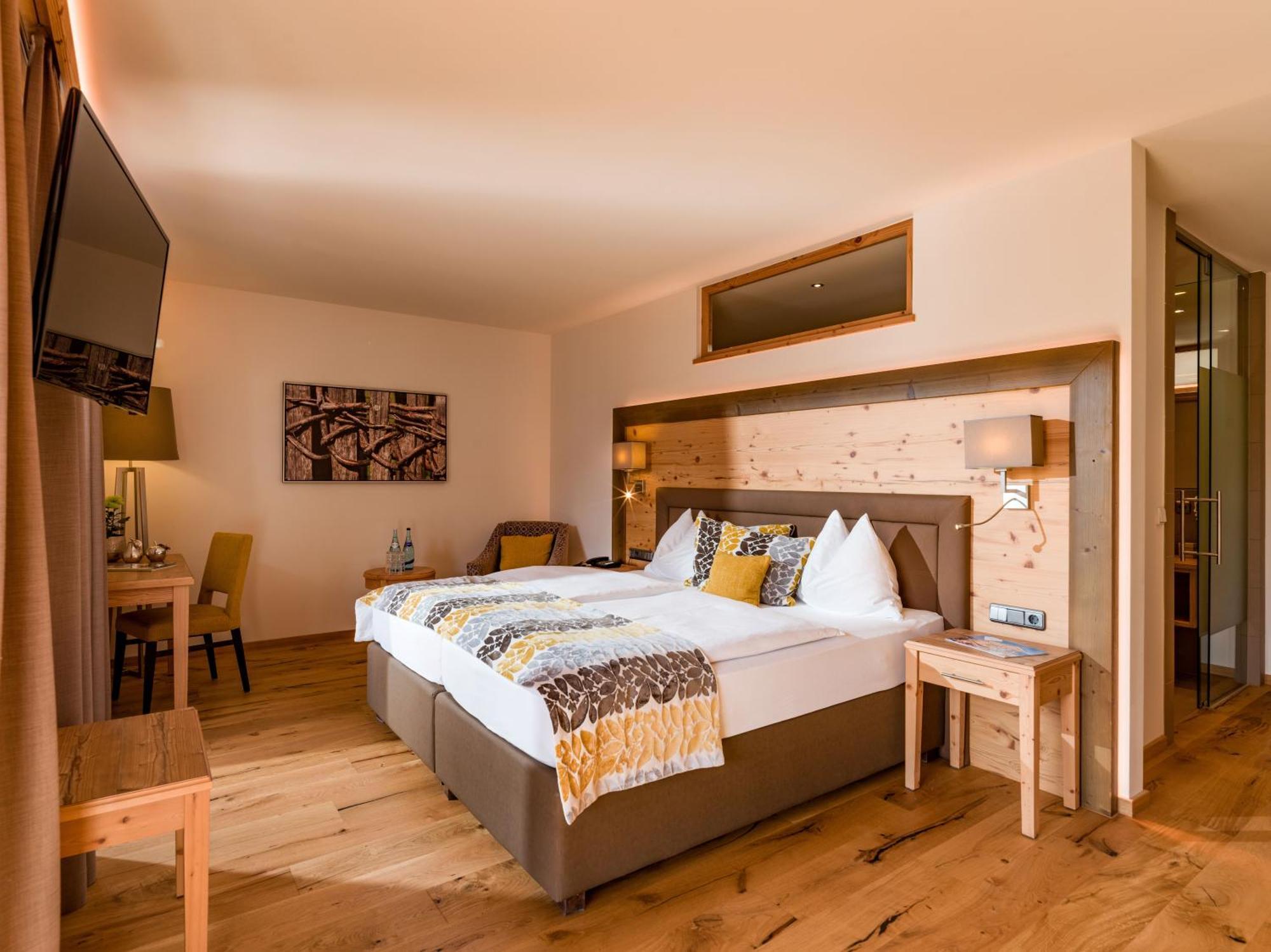 Hotel Zentral ****Superior Кирхберг Экстерьер фото
