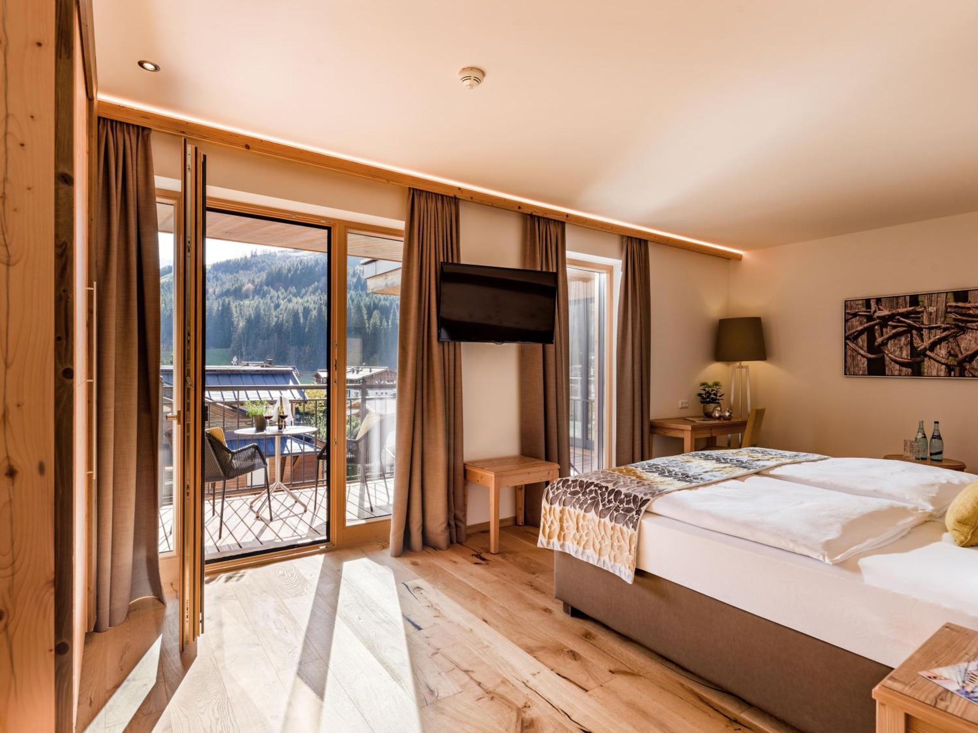Hotel Zentral ****Superior Кирхберг Экстерьер фото
