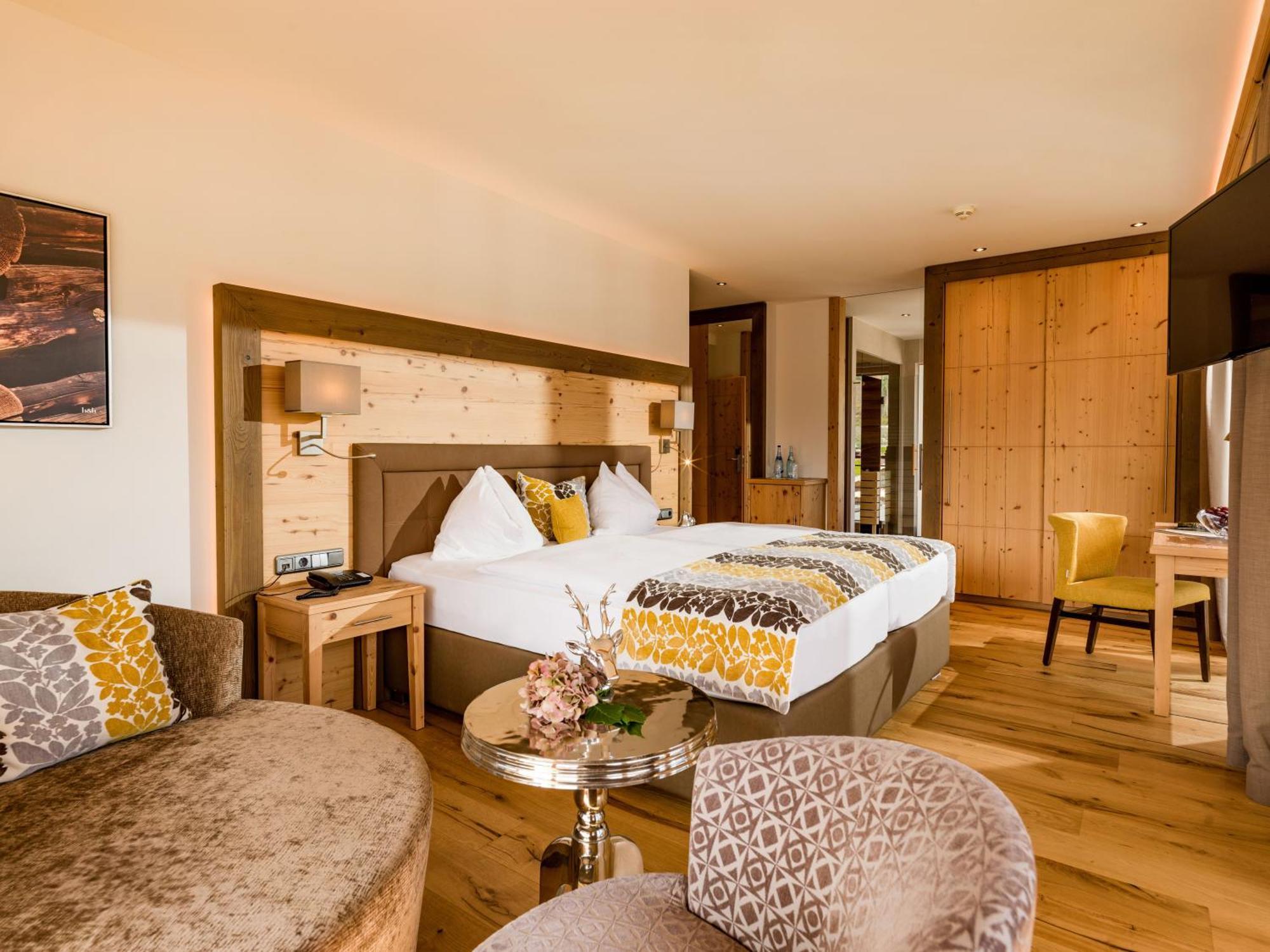 Hotel Zentral ****Superior Кирхберг Экстерьер фото