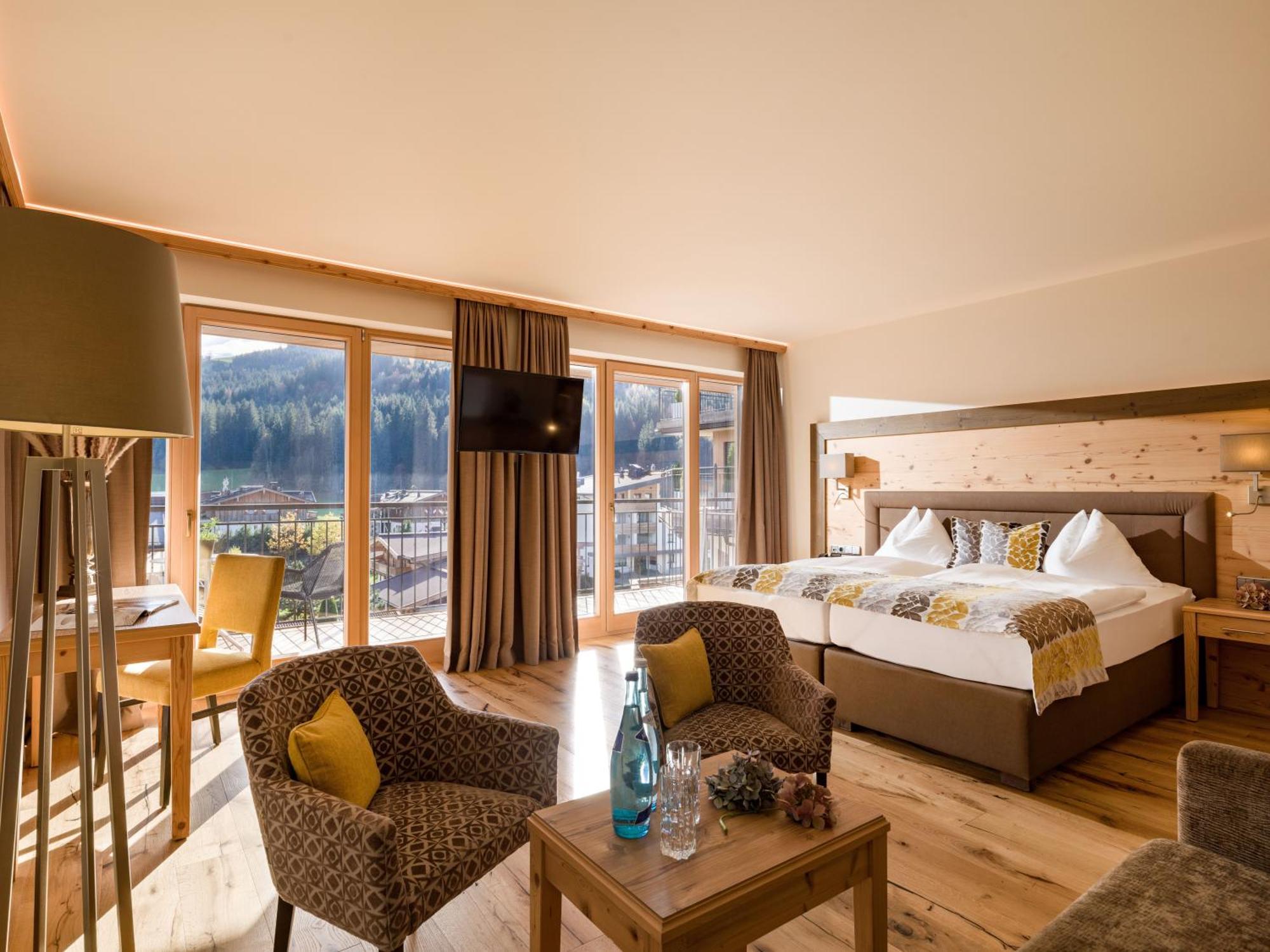 Hotel Zentral ****Superior Кирхберг Экстерьер фото