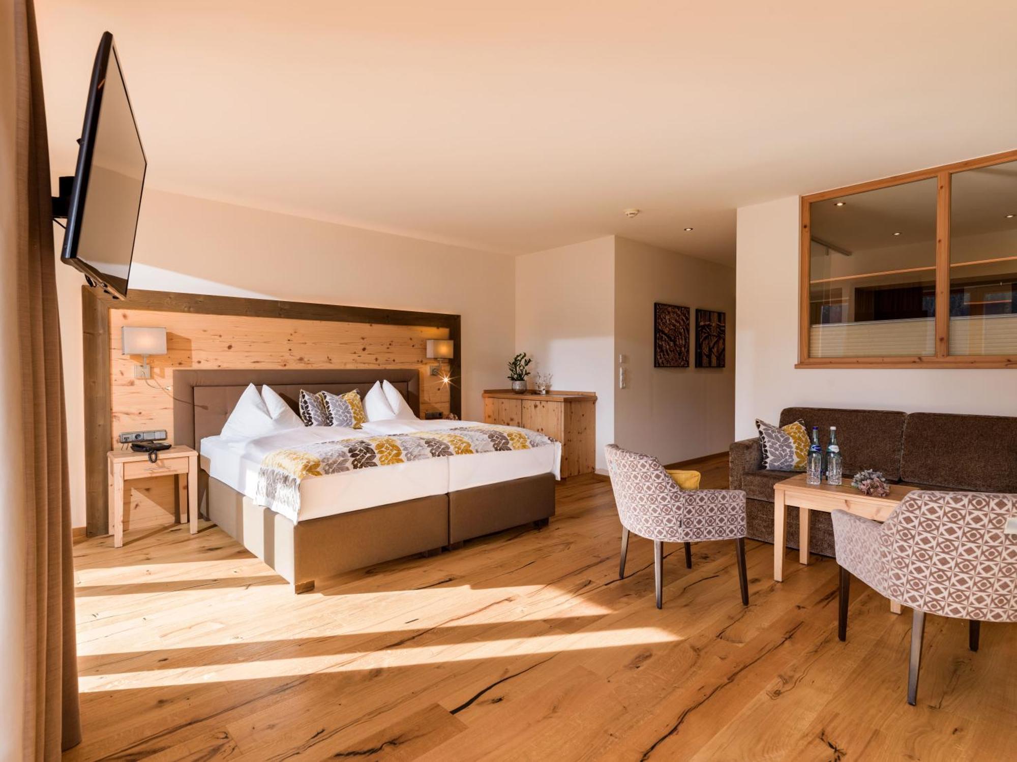 Hotel Zentral ****Superior Кирхберг Экстерьер фото