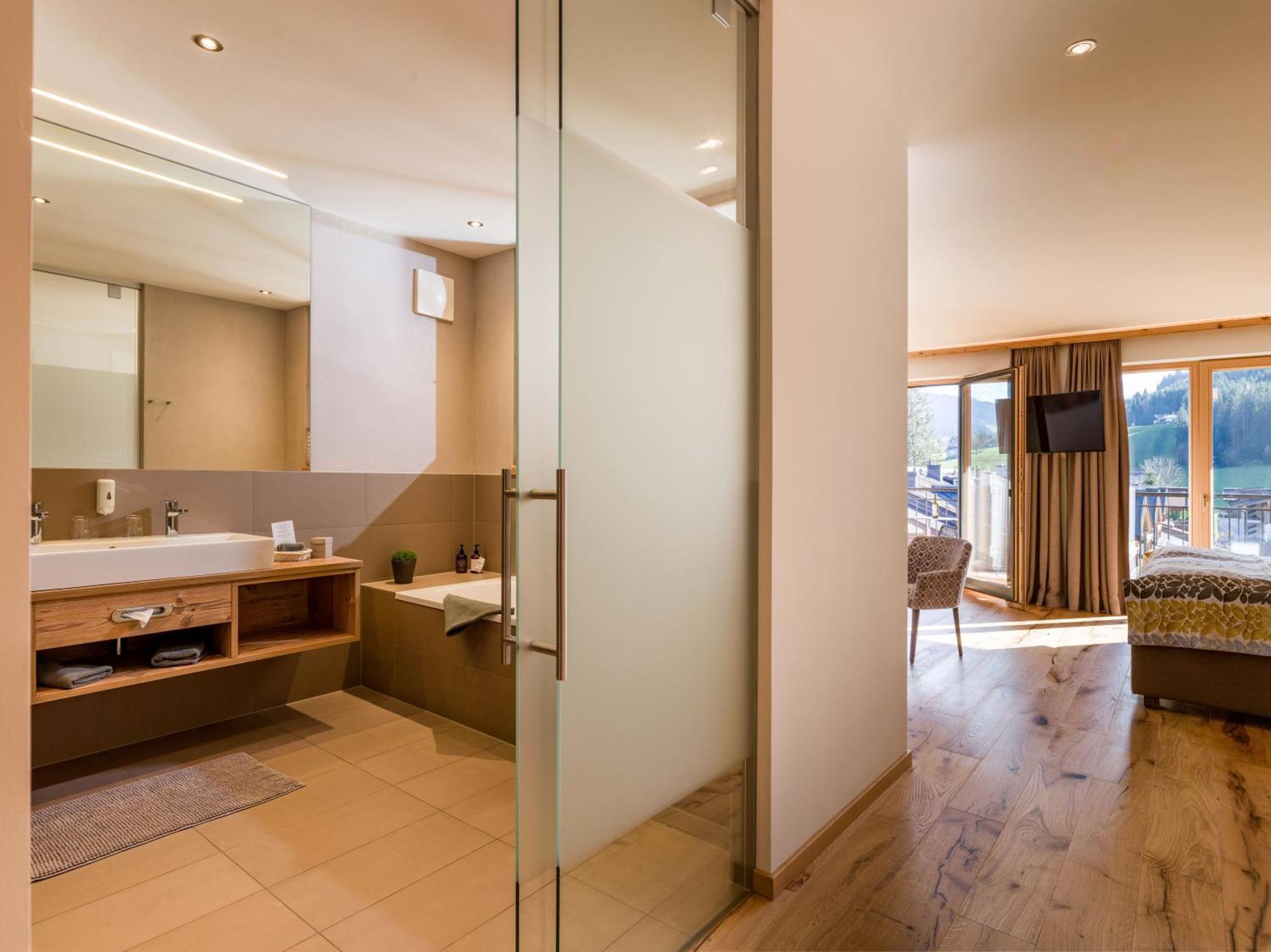 Hotel Zentral ****Superior Кирхберг Экстерьер фото